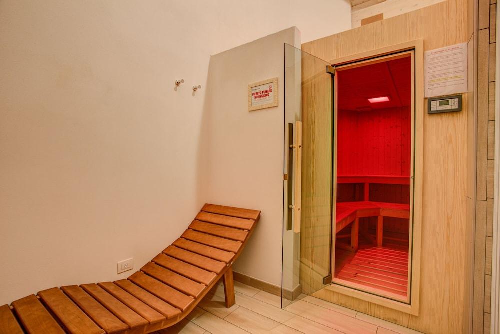 Hotel Fiamma & 4*